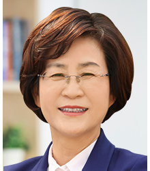 ‘가본 적 없는 길’을 걸으며